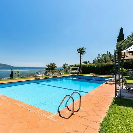 Aurora- Esclusiva Con Piscina E Splendida Vista ガルニャーノ